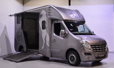 RENAULT Master 3.5t horse transporter 2 horses